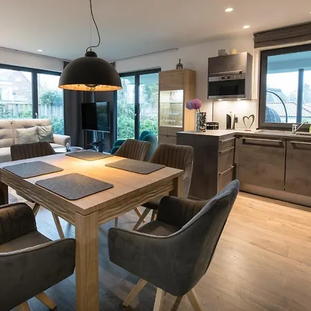 Ocean House Garten Eden Mit Whirlpool Apartamento